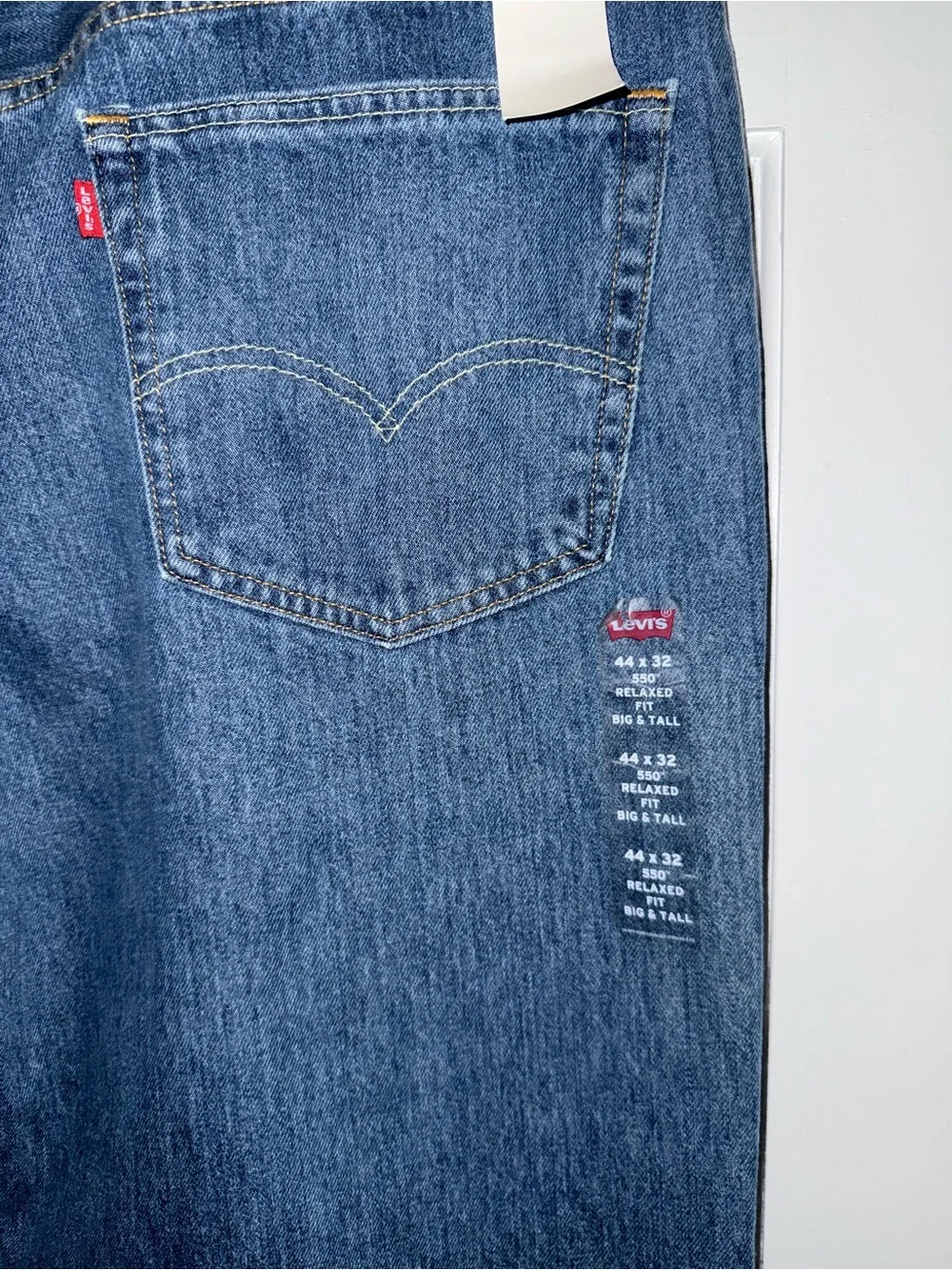 Levi's Straight-Leg Dark Blue Denim Jeans 550 Relaxed